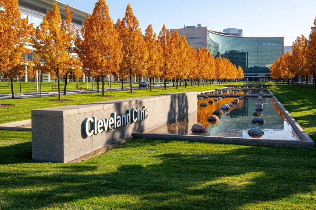 Miller Family Pavilion and autumn trees at Cleveland Clinic’s main campus.
