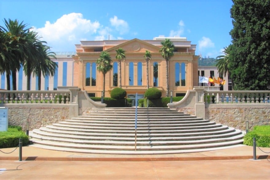 Centro Médico Teknon — hospital photograph