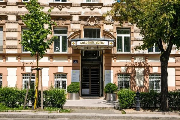 Confraternitaet & Goldenes Kreuz Private Clinic